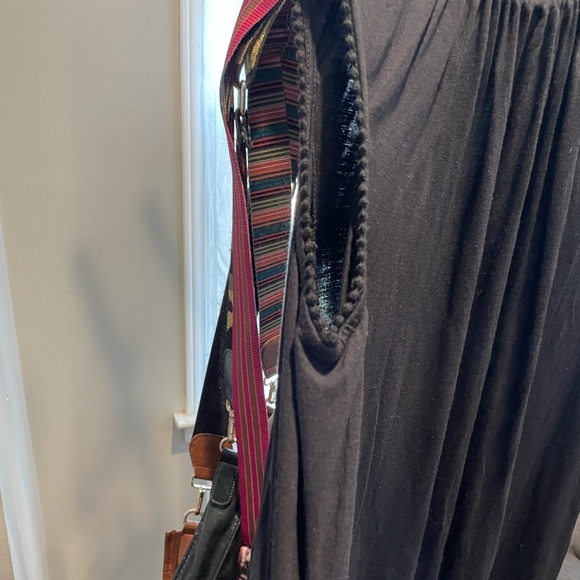 Loft cold shoulder M blouse t-shirt 🖤💫💋 - Picture 5 of 6